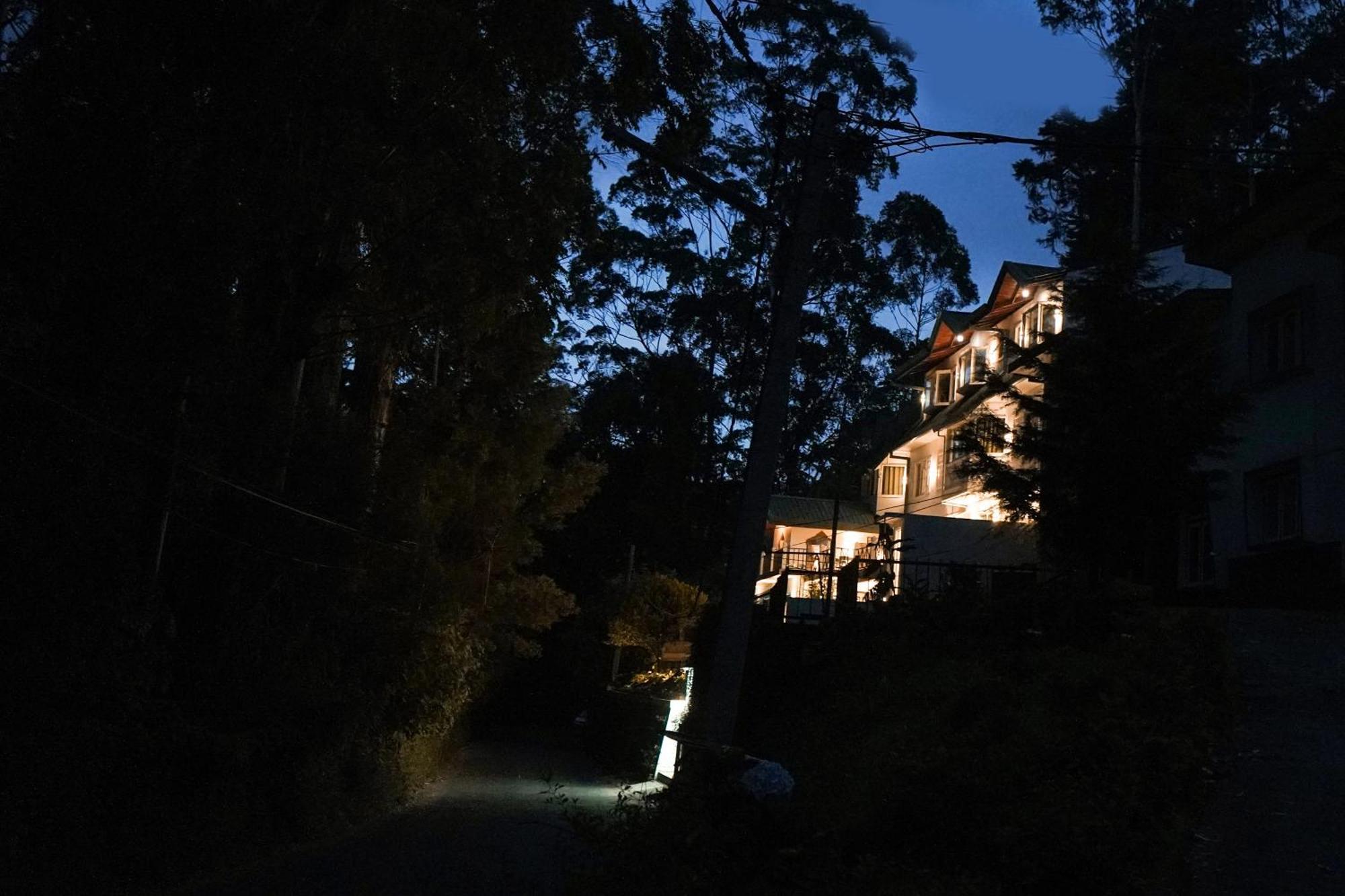 Blue Moon Residency Hotel Nuwara Eliya Exterior foto